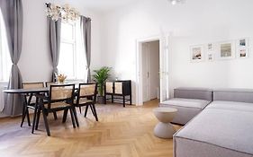 Boutique Suite Near Museum District